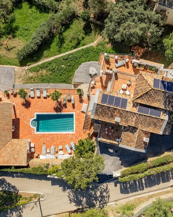 Villa en venta en El Madroñal, Benahavis