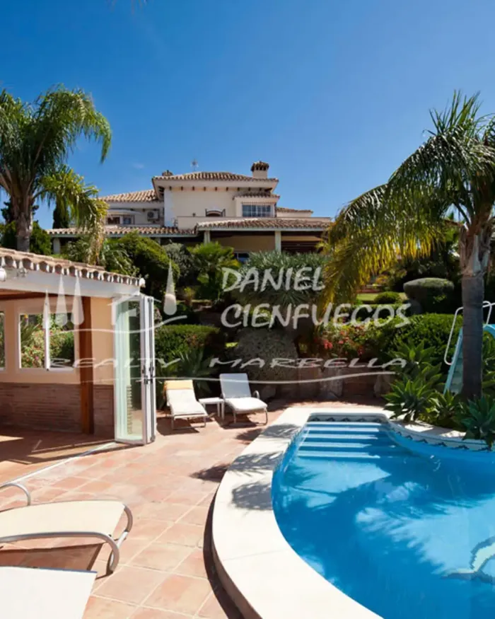 Villa till salu i Los Altos de los Monteros, Marbella Este