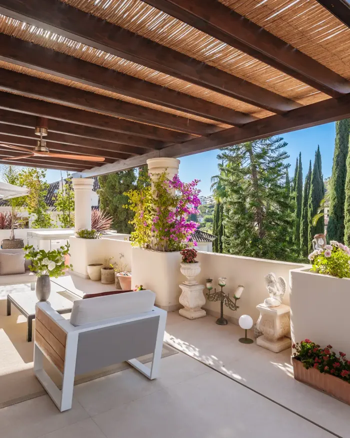 Tvåvånings takvåning till salu i Las Alamandas, Nueva Andalucia