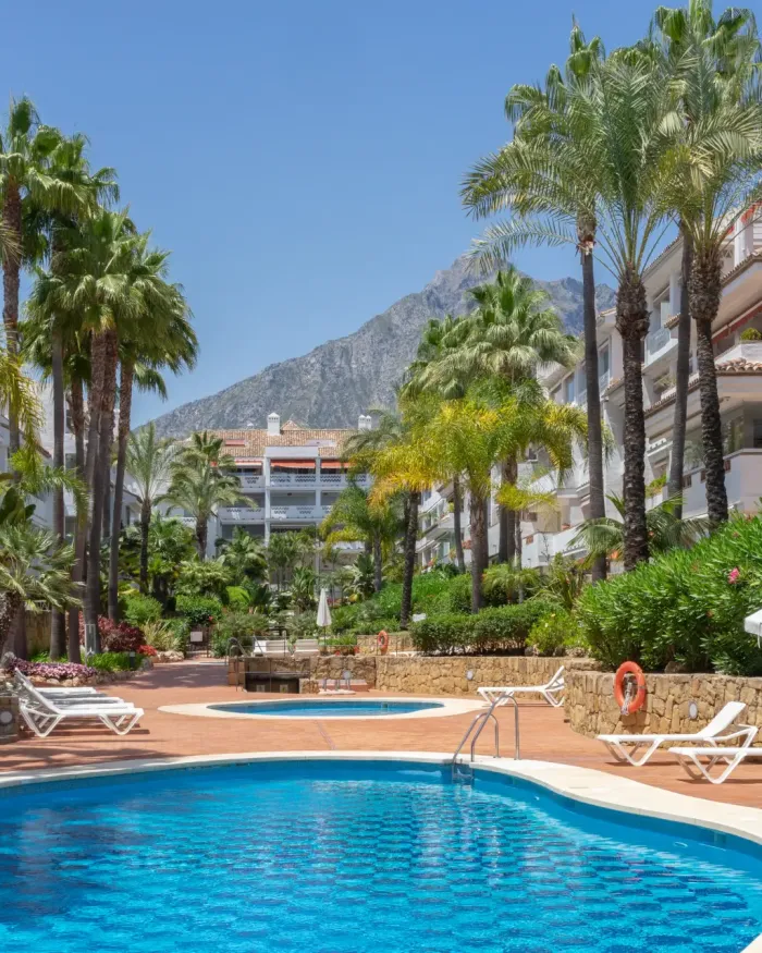 Leilighet til salgs i Las Cañas Beach, Marbella Golden Mile