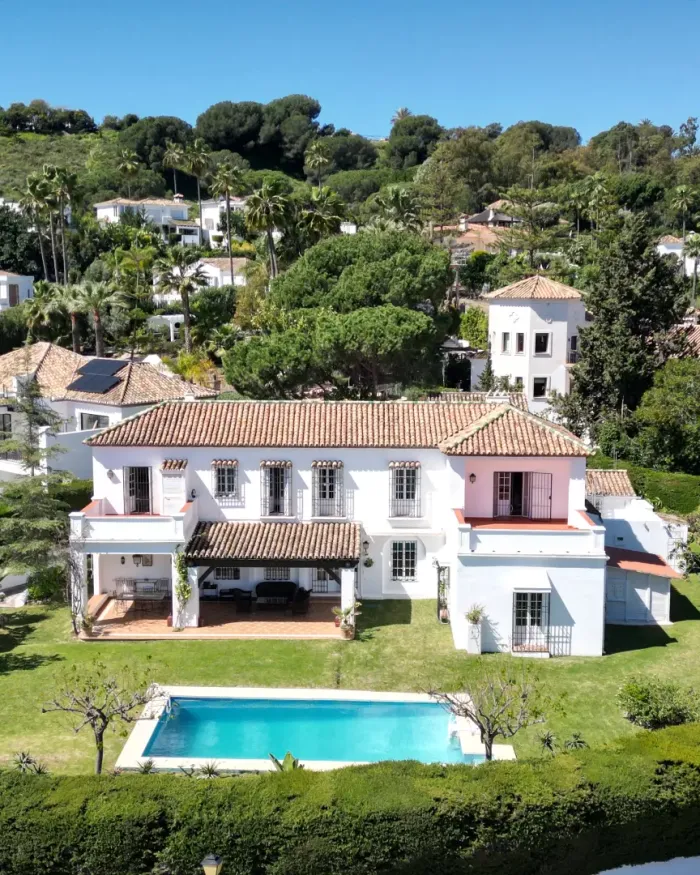 Villa till salu i Las Brisas, Nueva Andalucia