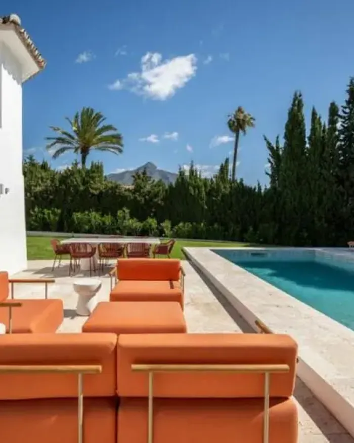 Villa en venta en Nueva Andalucia, Marbella
