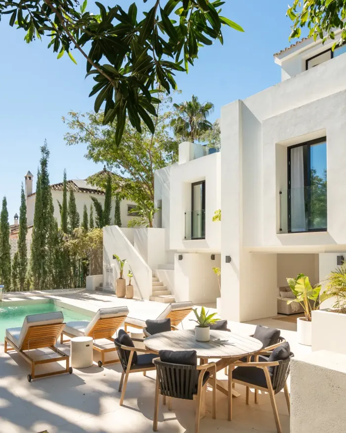 Villa for sale in Los Naranjos Hill Club, Nueva Andalucia