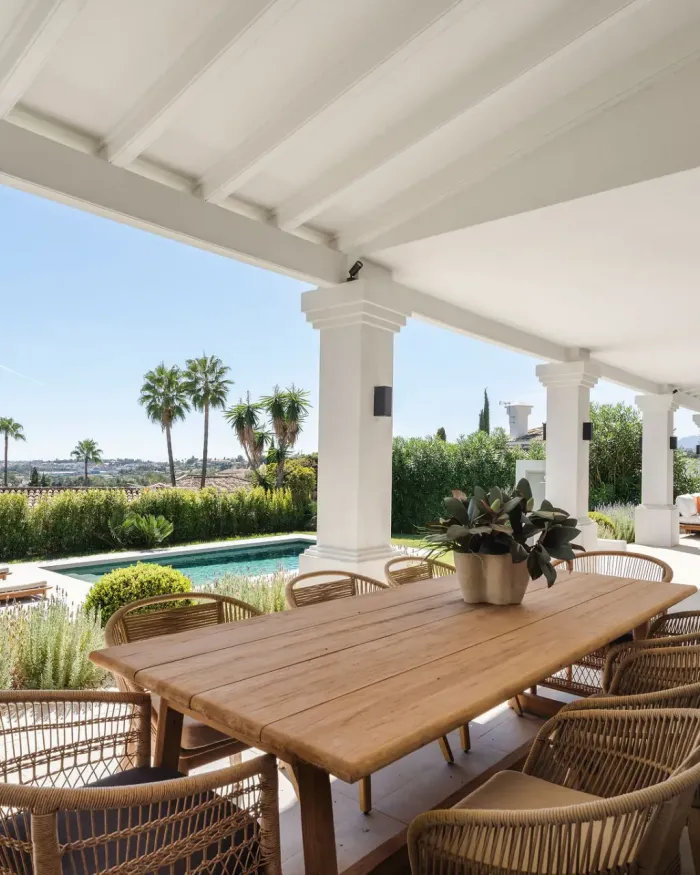 Villa til salgs i Los Naranjos, Nueva Andalucia