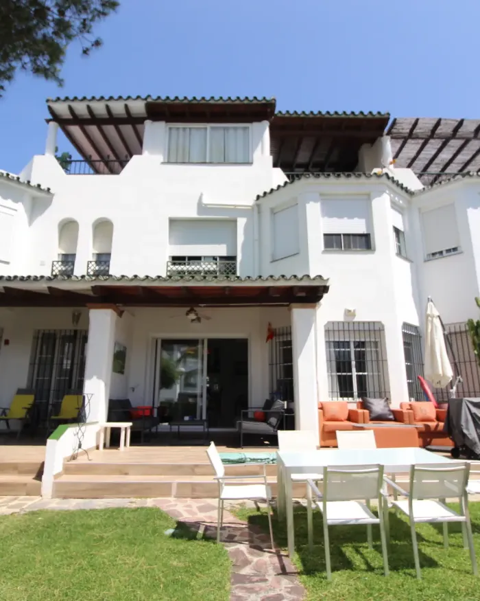 Town House for sale in Soleuropa, Nueva Andalucia