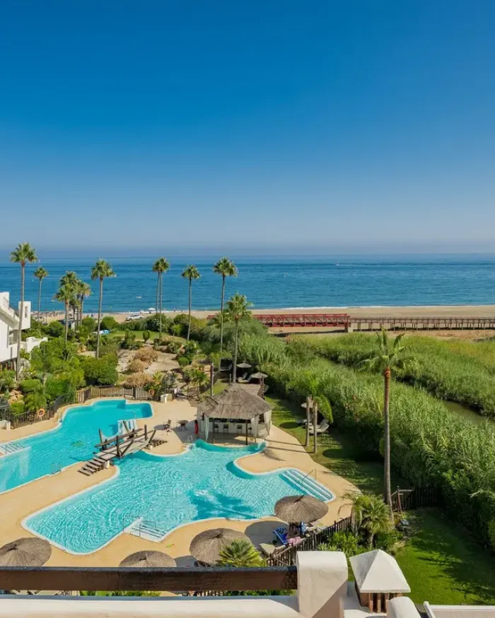 Penthouse for sale in New Golden Mile, Estepona East