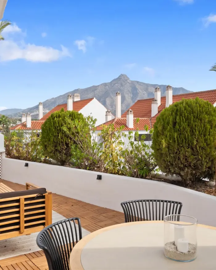 Apartment for sale in Jardines de Andalucia, Nueva Andalucia