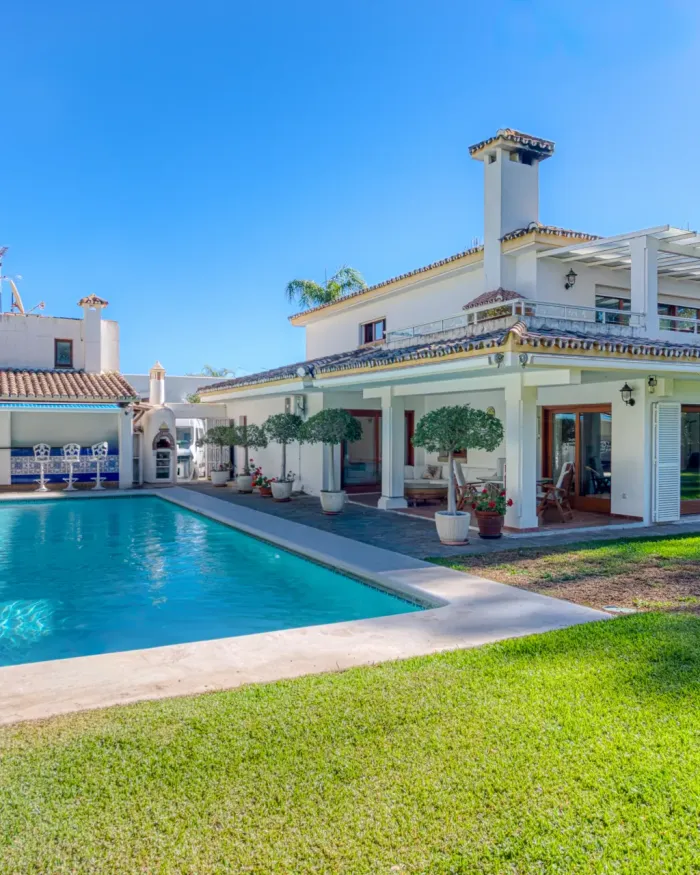 Villa till salu i New Golden Mile, Estepona East