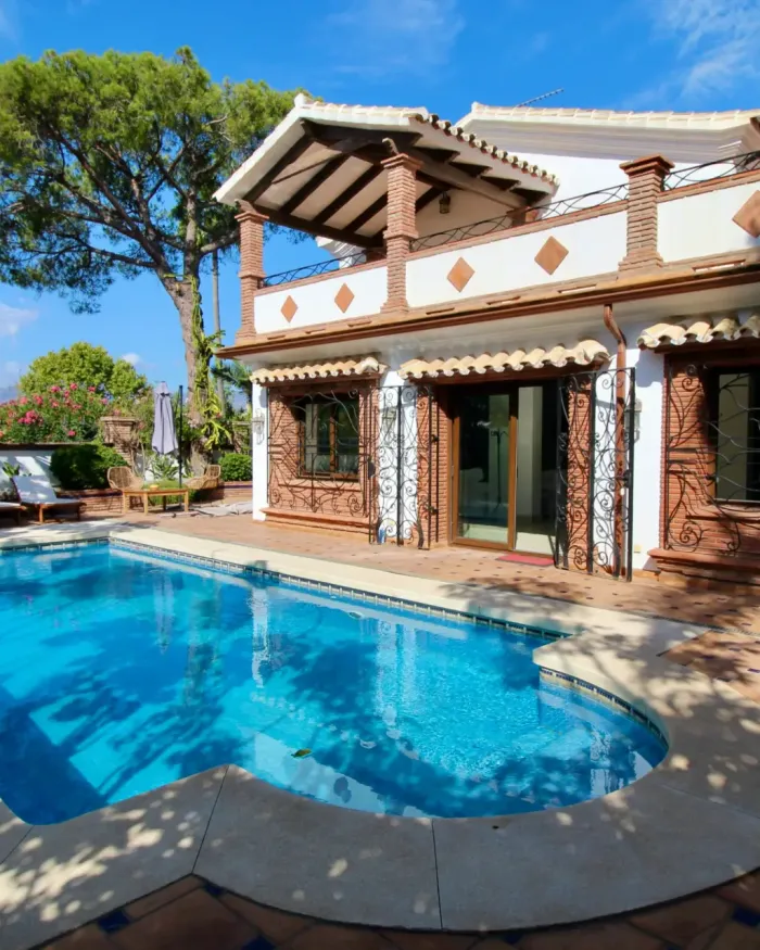 Villa te koop in El Presidente, Estepona East