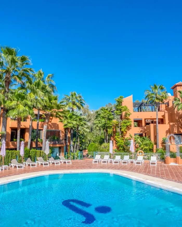 Markplanslägenhet till salu i Alminar de Marbella, Nueva Andalucia