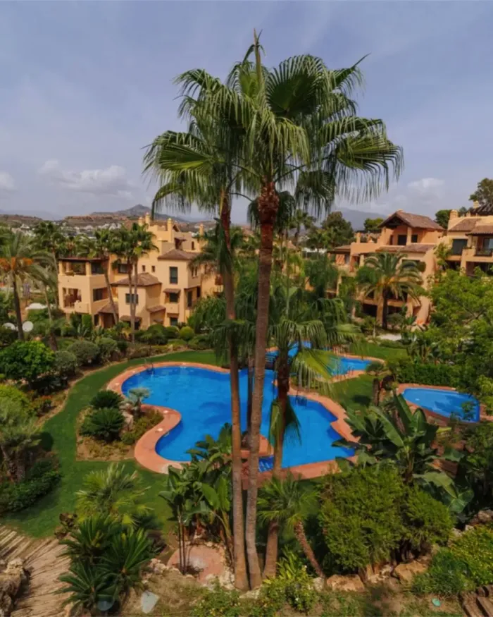 Apartamento en venta en Benamara, Estepona East