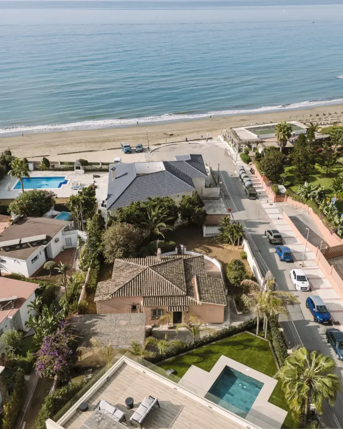 Hus i byn till salu i Marbella Este