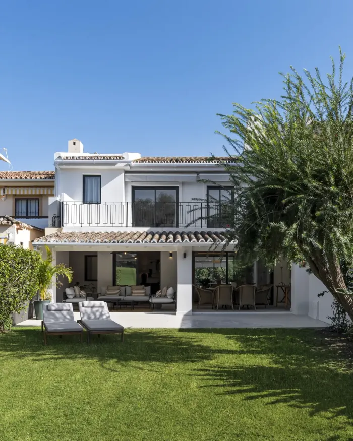 Adosado en venta en Los Olivos, Nueva Andalucia