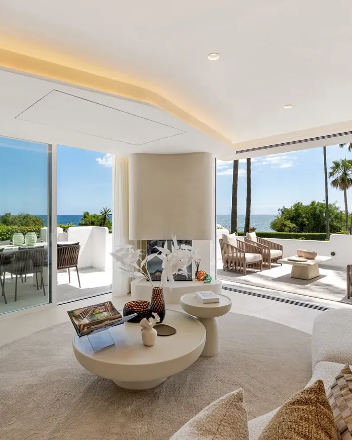 Ground Floor Apartment for sale in Alcazaba Beach, Estepona East