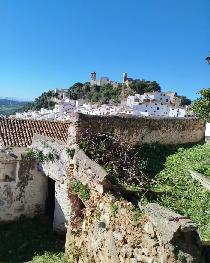 Hus i byn till salu i Casares Pueblo
