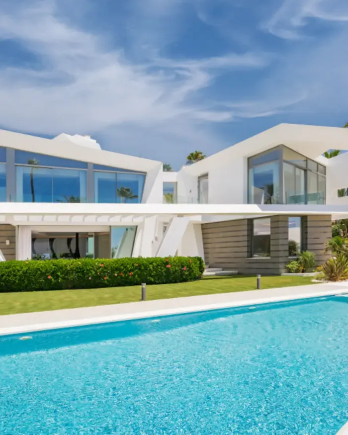 Villa till salu i Los Monteros Playa, Marbella Este
