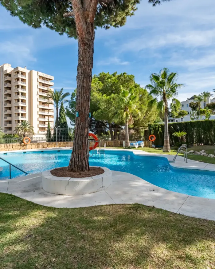Lägenhet till salu i Rio Real, Marbella Este