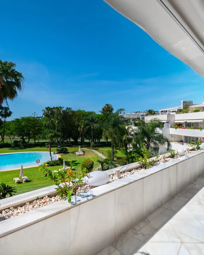 Tvåvånings takvåning till salu i Los Granados Golf, Nueva Andalucia