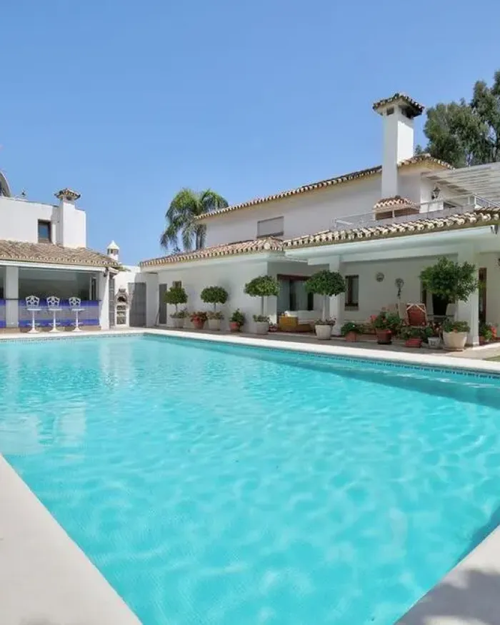 Villa till salu i New Golden Mile, Estepona East