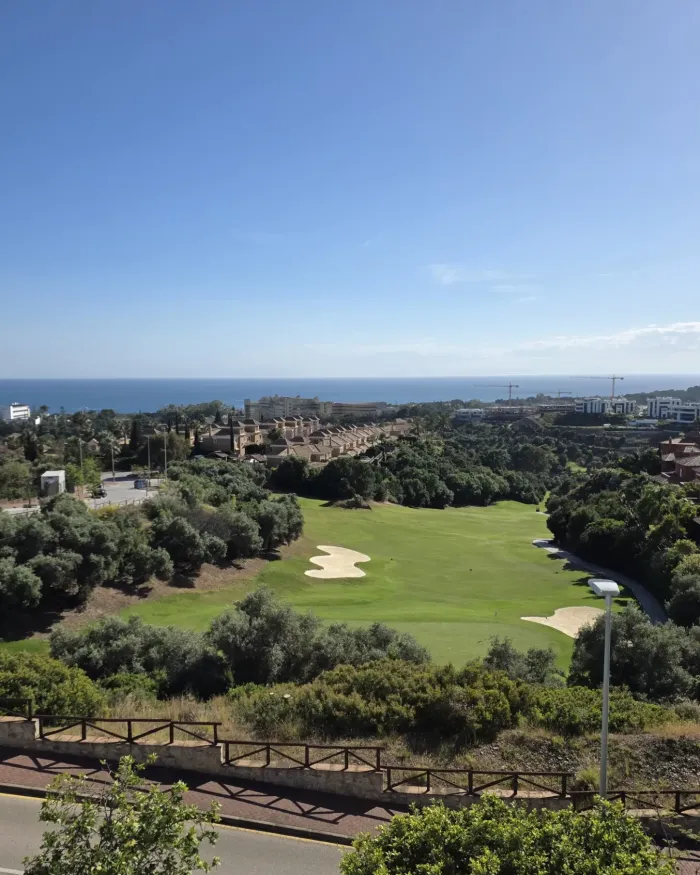 Duplex til salg i Santa Clara, Marbella Este