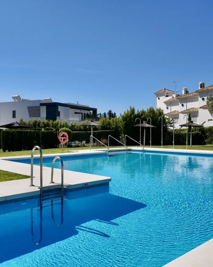Semi-fritliggende hus til salg i Oasis22, Estepona East