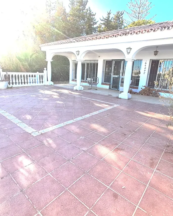 Villa te koop in El Paraiso, Estepona East